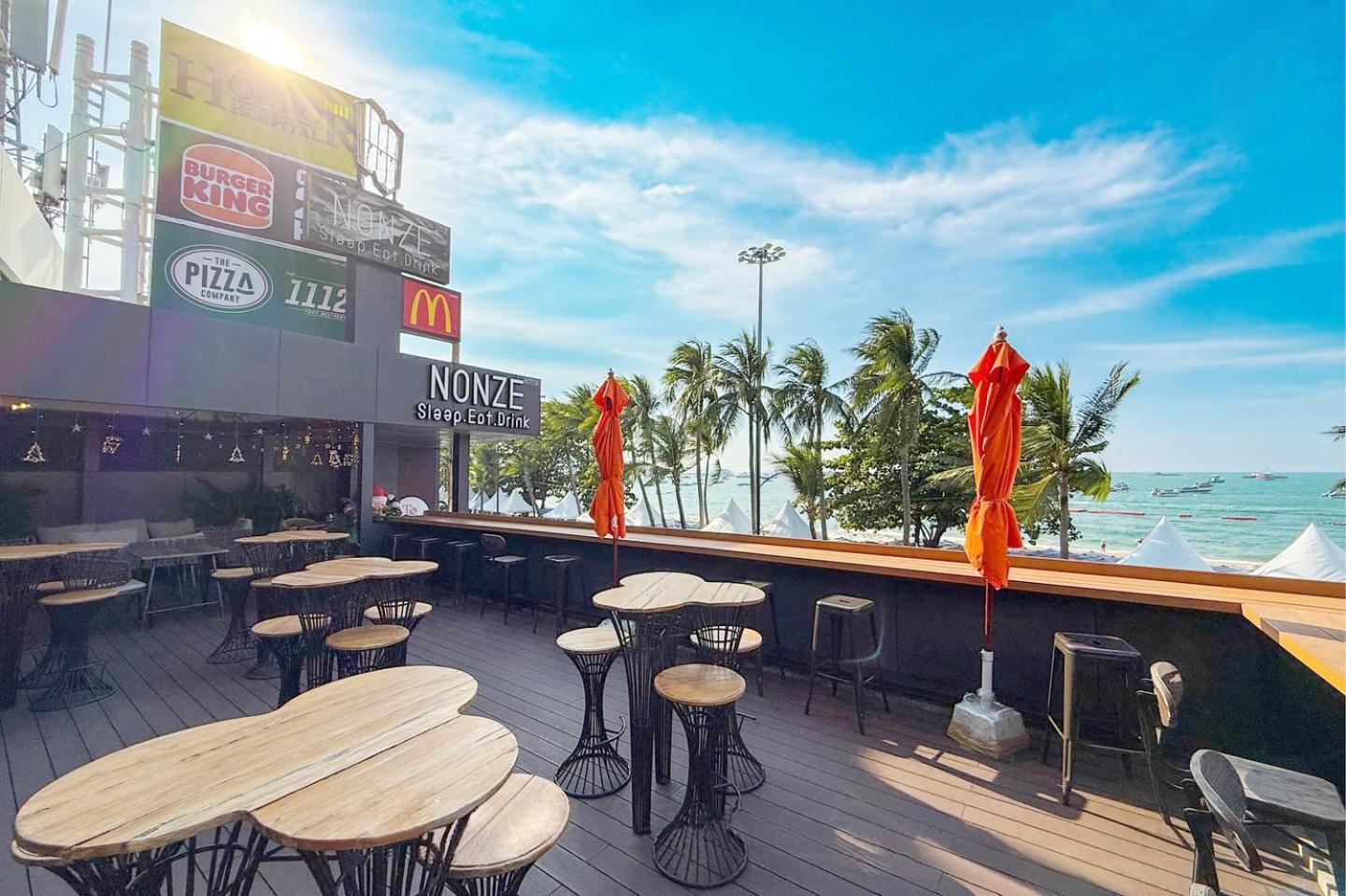 Nonze Hostel Pattaya Bagian luar foto